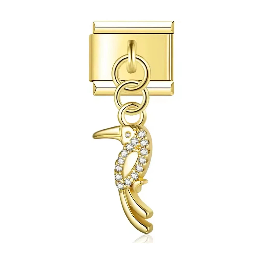 Charm Pendant Tucano Cravejado Gold - Blisca®